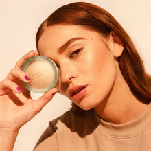 Load image into Gallery viewer, The Sun Show Moisturizing Baked Bronzer