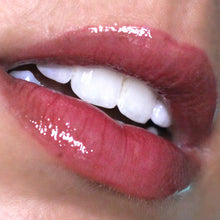Load image into Gallery viewer, Hyaluronic Acid + Vitamin A + E Lip Gel
